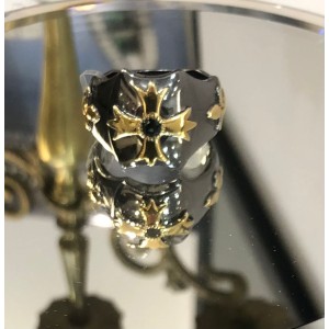 ΑΝΔΡΙΚΟ ΔΑΚΤΥΛΙΔΙ ΑΣΗΜΕΝΙΟ ΜΕ ΧΡΥΣΑ ΣΤΟΙΧΕΙΑ ΚΑΙ ΖΑΦΕΙΡΙ ΚΑΙ ΜΑΥΡΗ ΕΠΙΠΛΑΤΙΝΩΣΗ