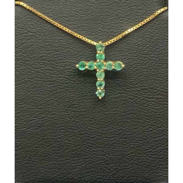 Σταύρος χρυσός κ18 με σμαράγδια ορυκτά βάρους 0,35cts