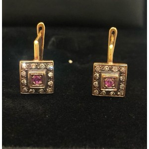 Σκουλαρικια χρυσά αντικε σε σχήμα τετράγωνο με ρουμπίνια και brilliant.